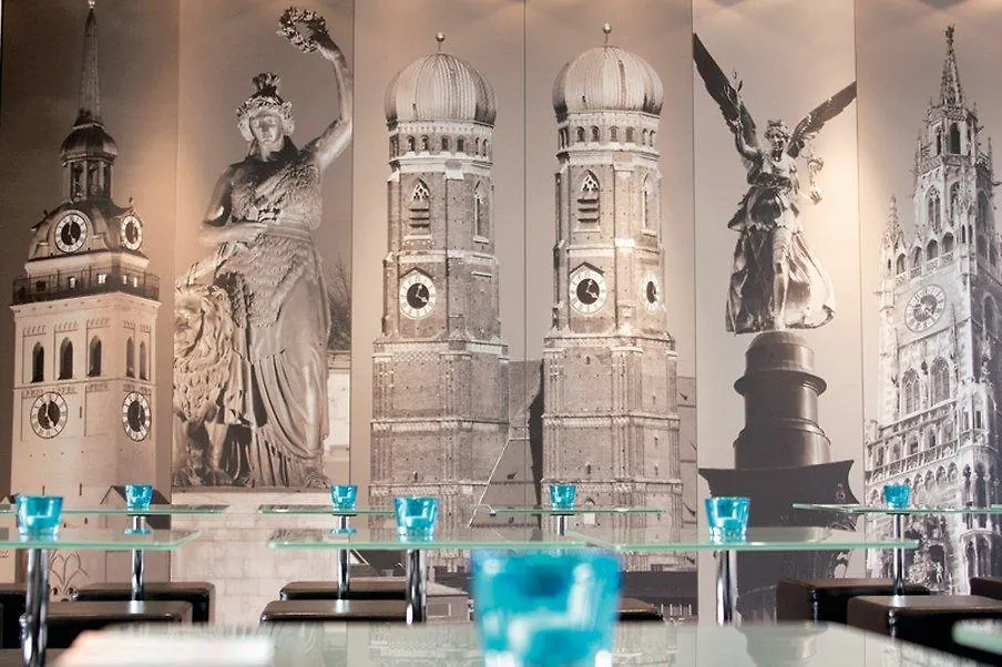 Motel One Muenchen-East Side Hotel