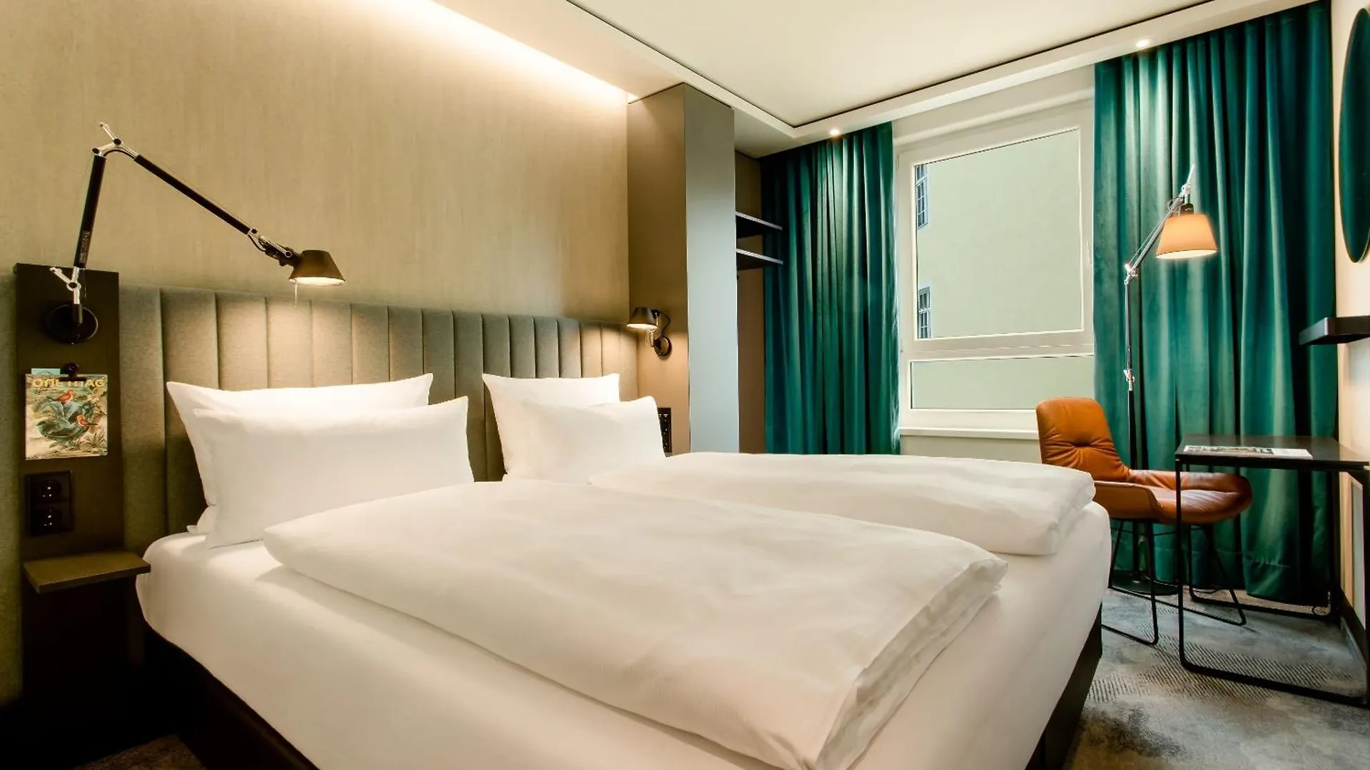 Motel One Muenchen-East Side Hotel